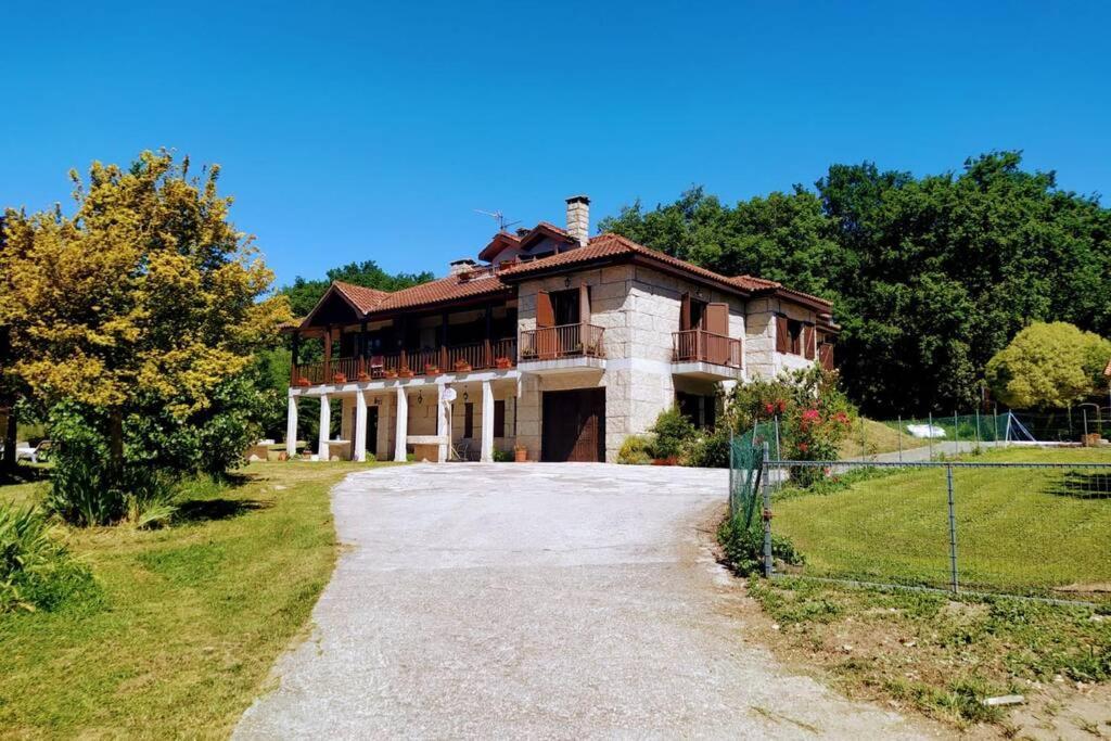 Espectacular Casa Con Piscina En Allariz Exteriör bild